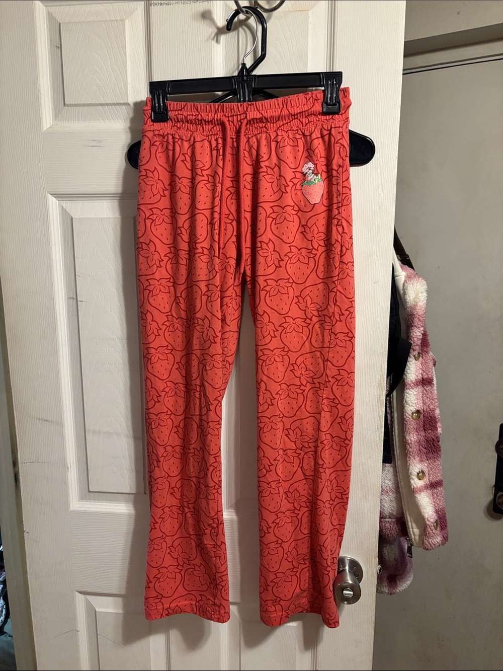 Women’s Strawberry-Print Lounge Pants - Coral